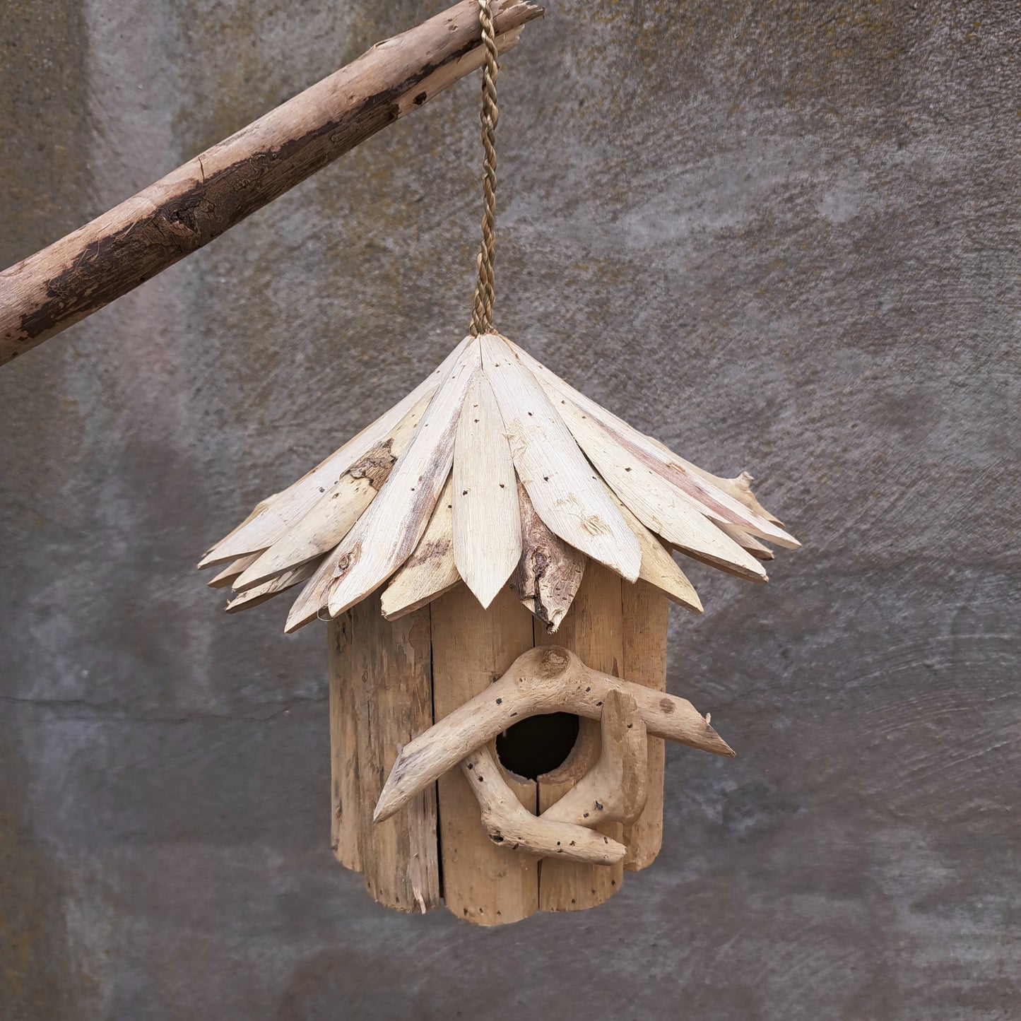 Vogelhuisje drijfhout